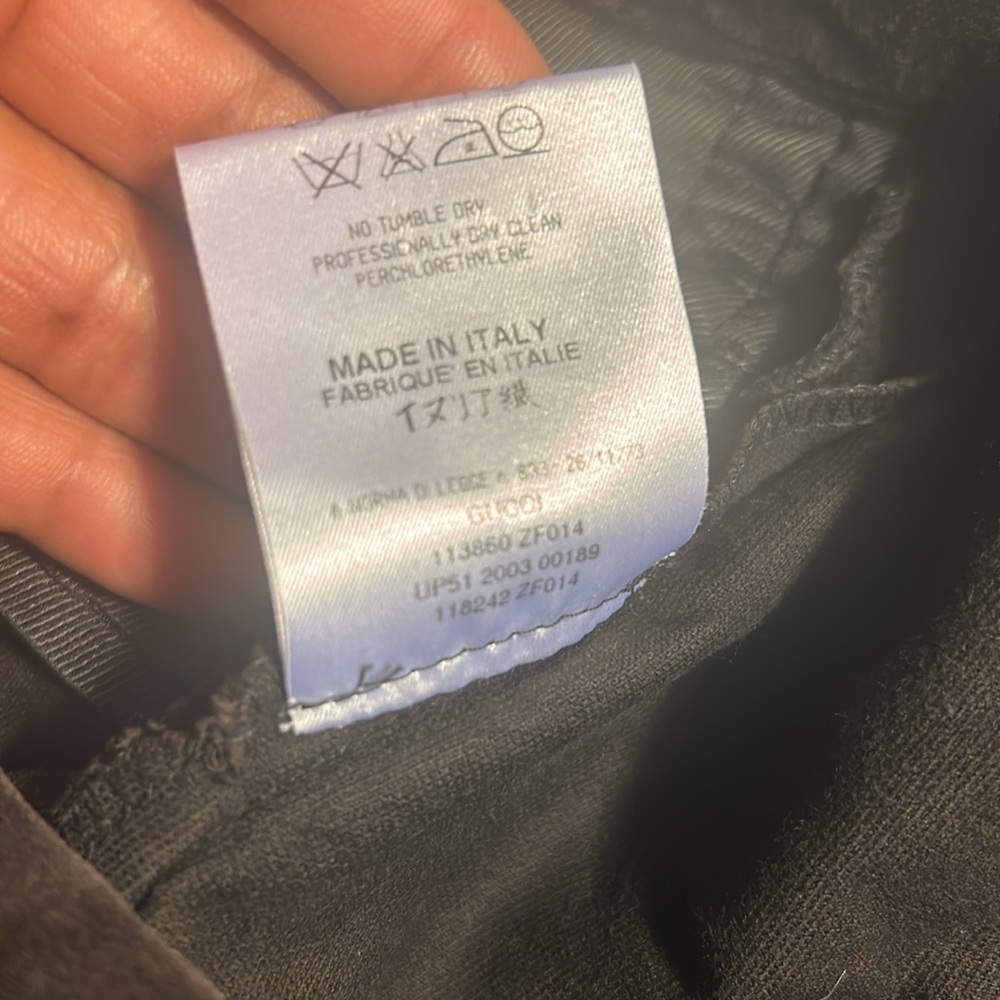 Women’s authentic Gucci velvet pants, side zipper. Fits slim size 44.  Very nice - Picture 6 of 8